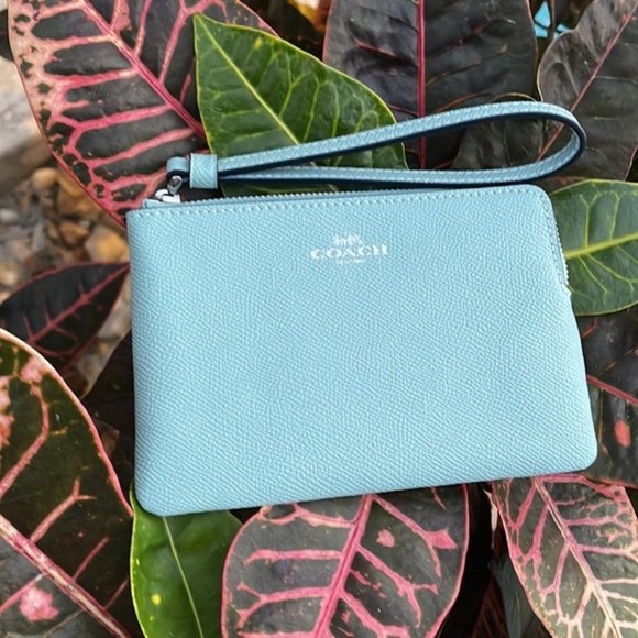 Coach Corner Zip Wristlet NWT - Picture 4 of 15